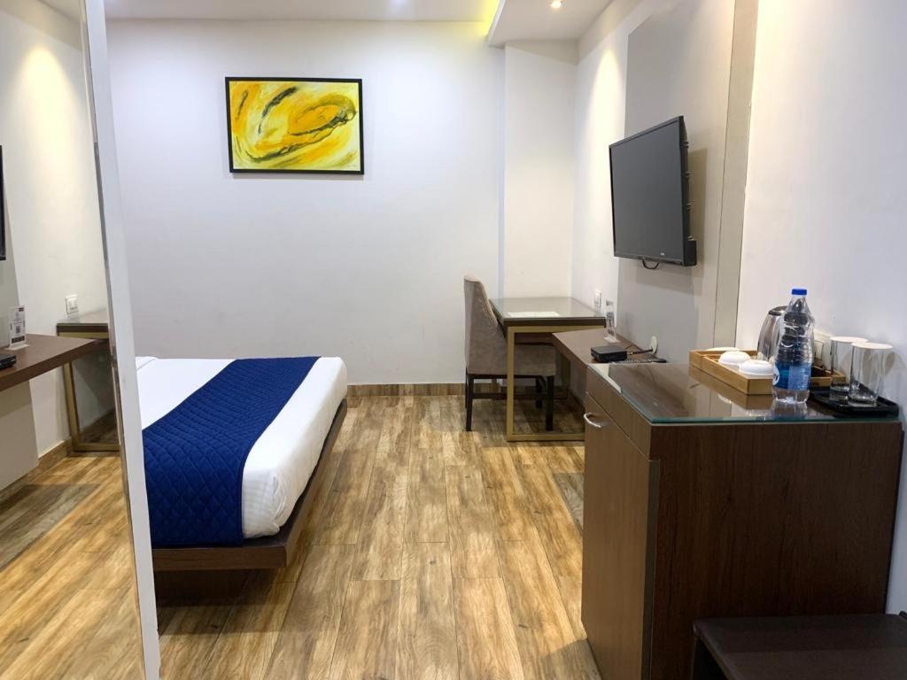Hotel Ak Suites Patiala Ngoại thất bức ảnh