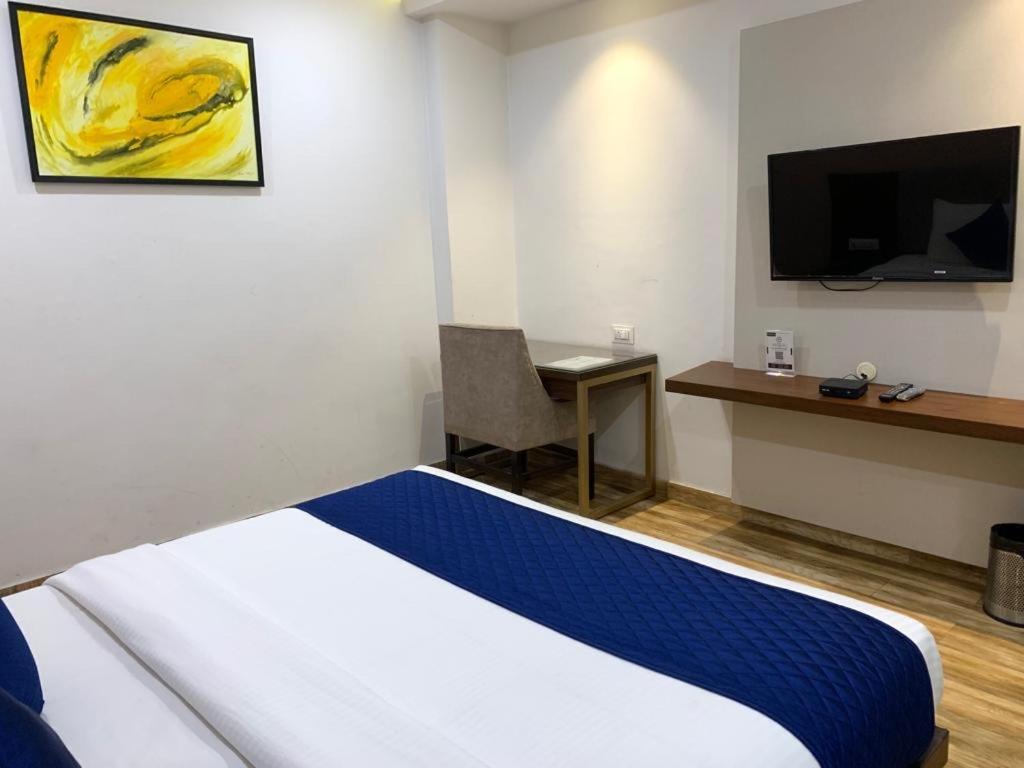 Hotel Ak Suites Patiala Ngoại thất bức ảnh