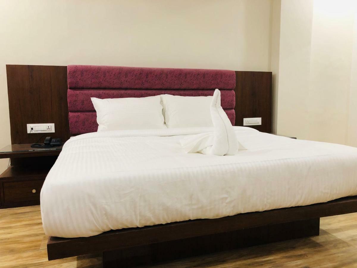 Hotel Ak Suites Patiala Ngoại thất bức ảnh