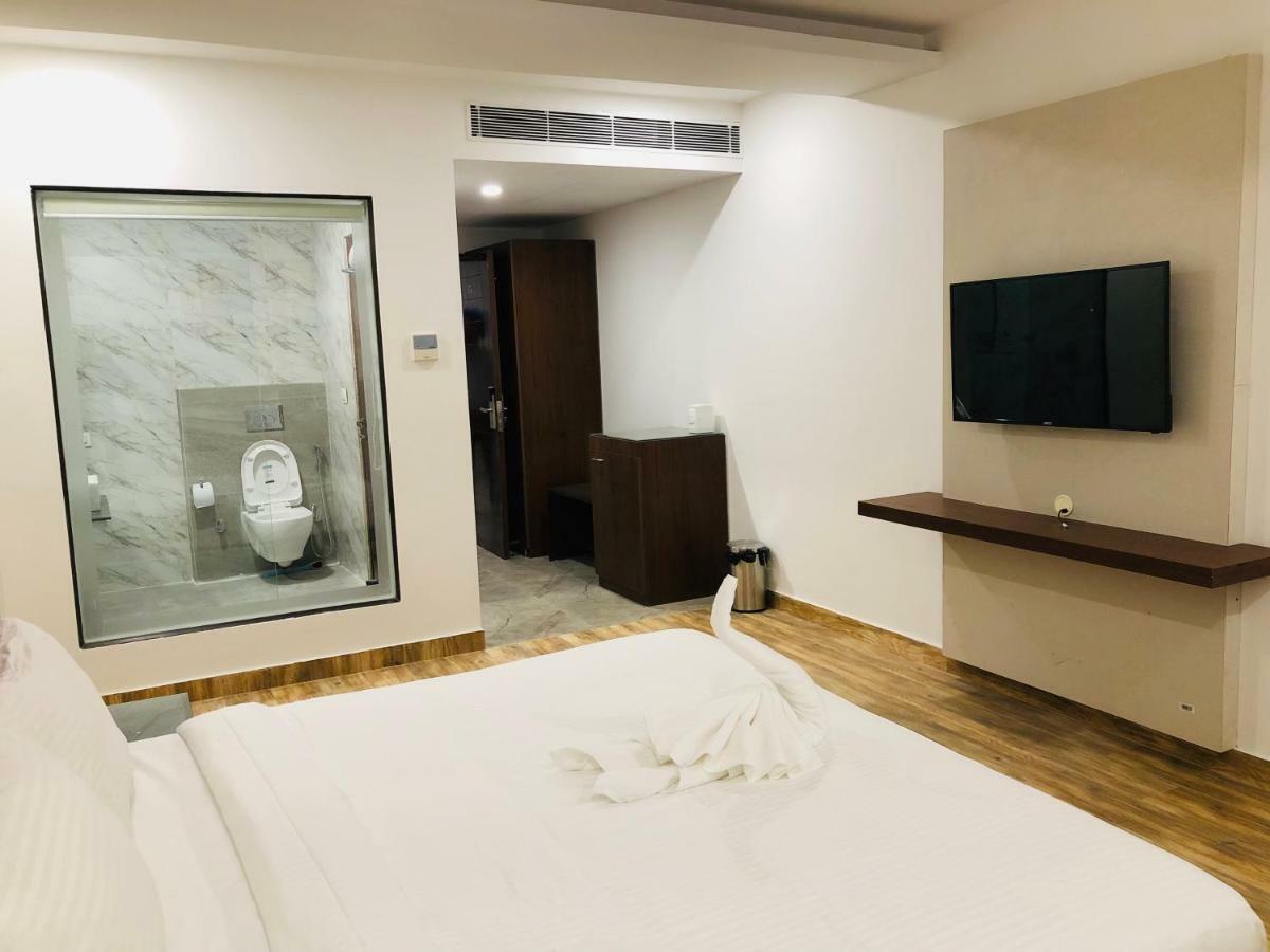 Hotel Ak Suites Patiala Ngoại thất bức ảnh