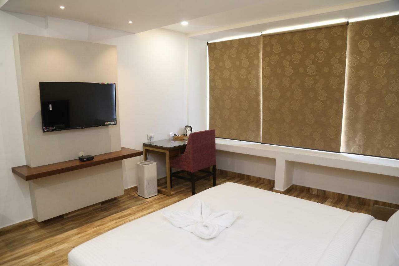 Hotel Ak Suites Patiala Ngoại thất bức ảnh