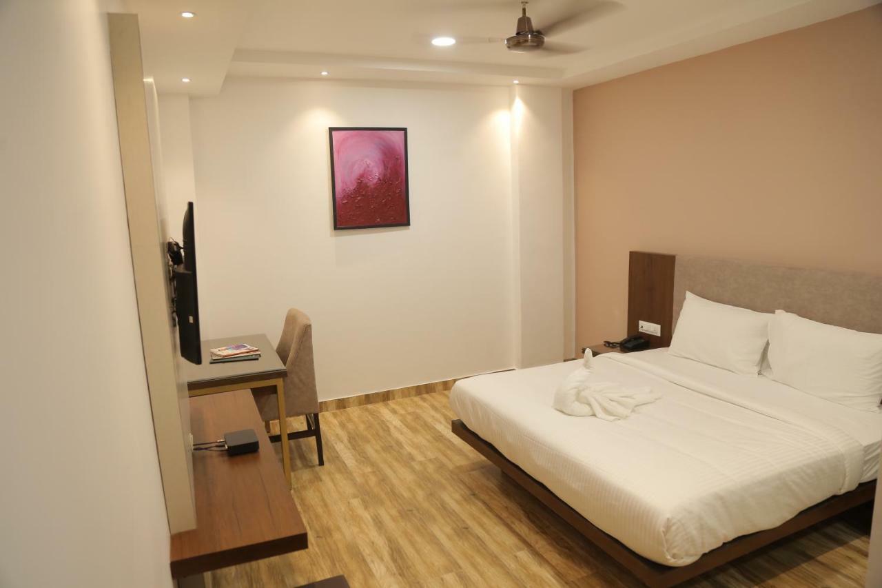Hotel Ak Suites Patiala Ngoại thất bức ảnh