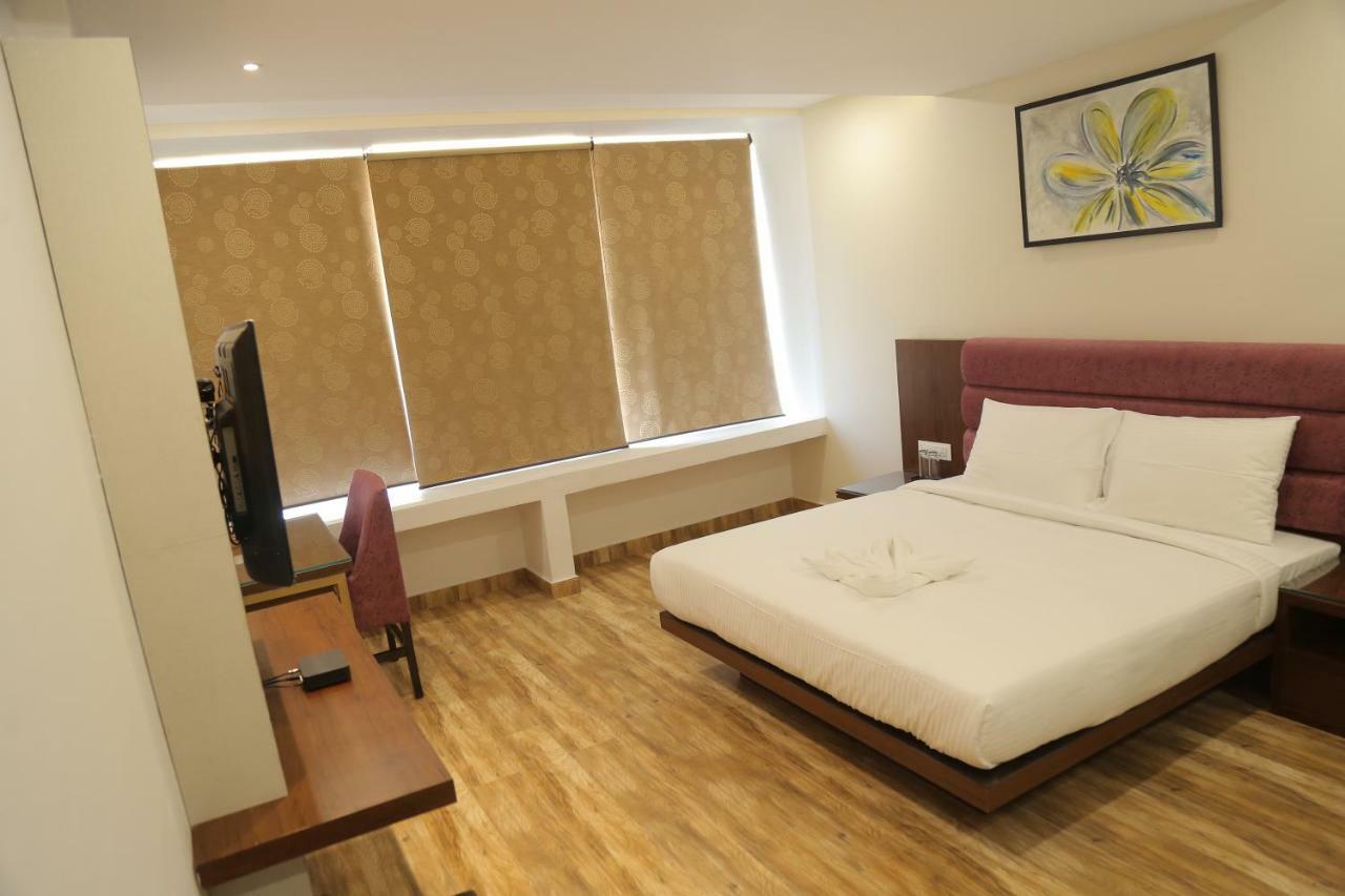 Hotel Ak Suites Patiala Ngoại thất bức ảnh