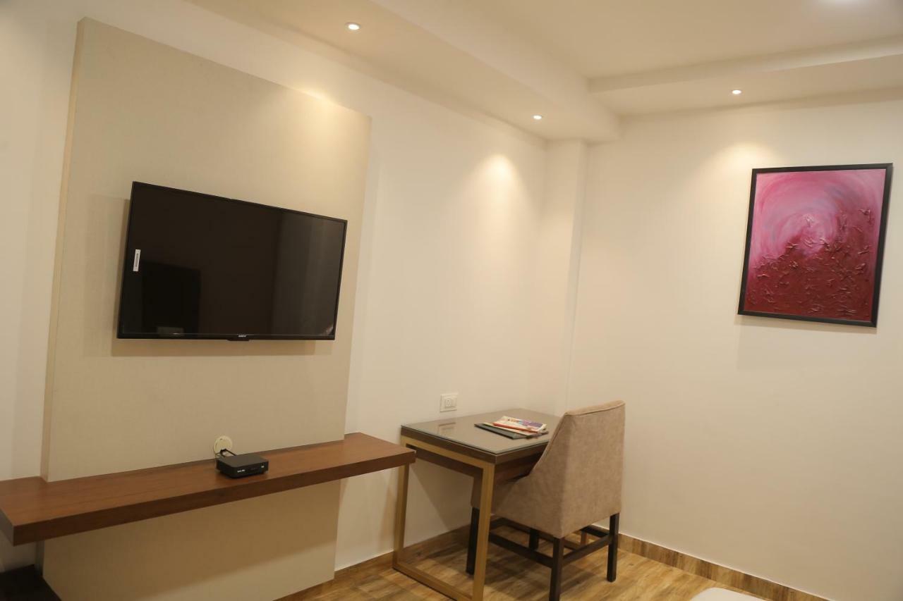 Hotel Ak Suites Patiala Ngoại thất bức ảnh